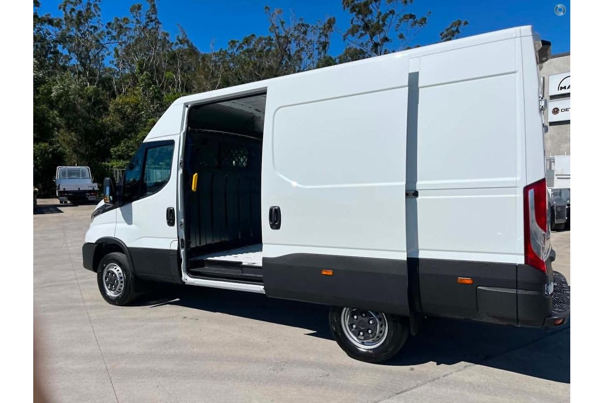 2026 IVECO Daily 42S18V image 8