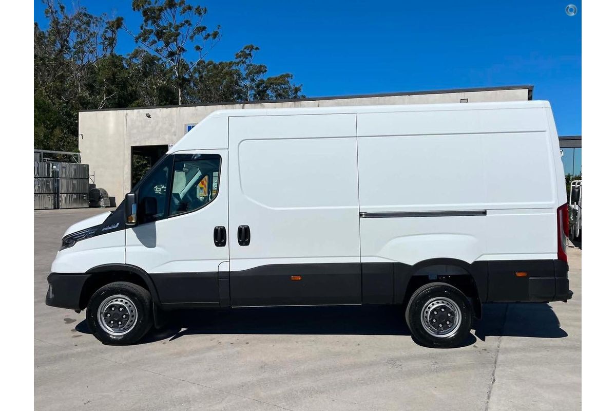 2026 IVECO Daily 42S18V image 10