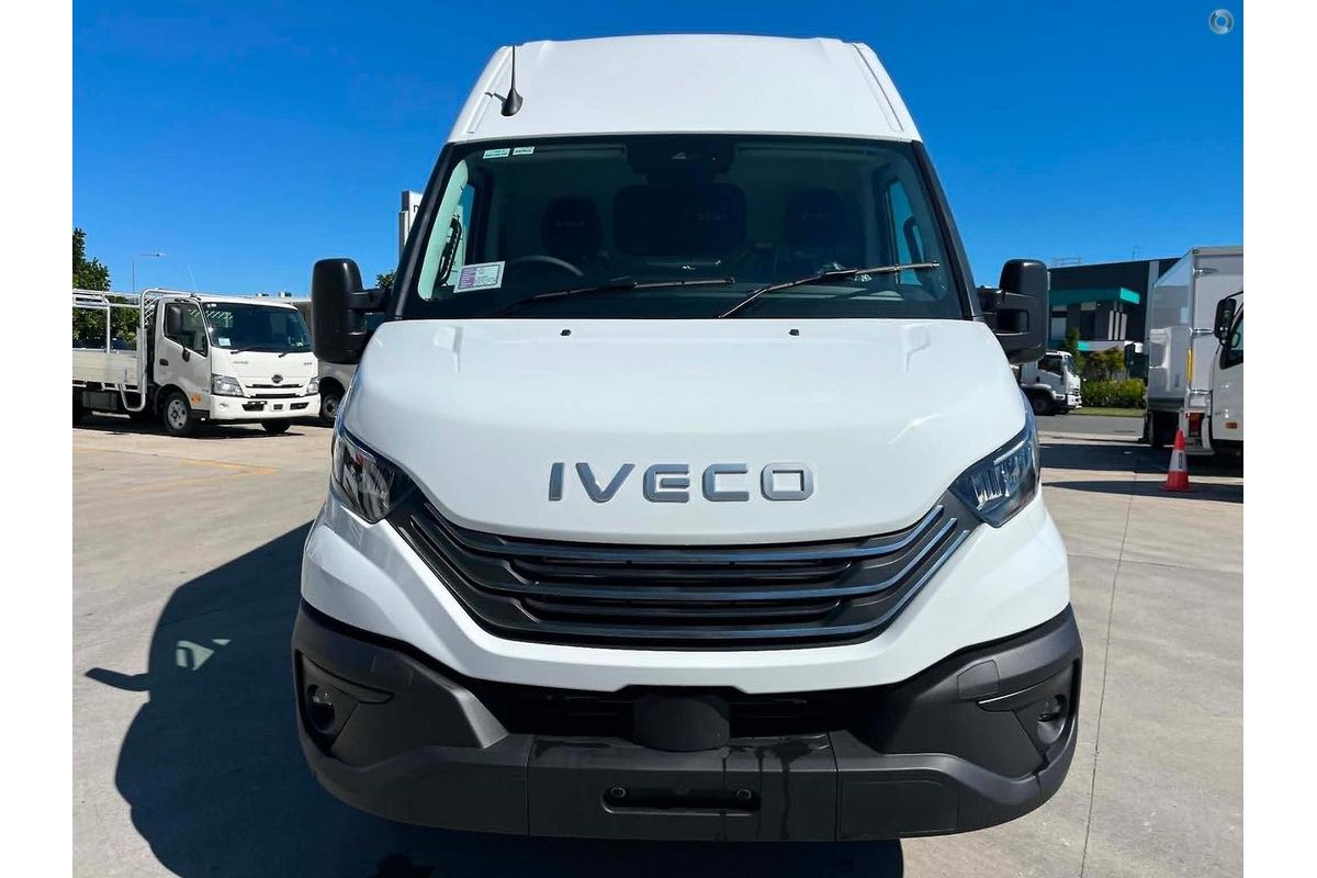 2026 IVECO Daily 42S18V image 13