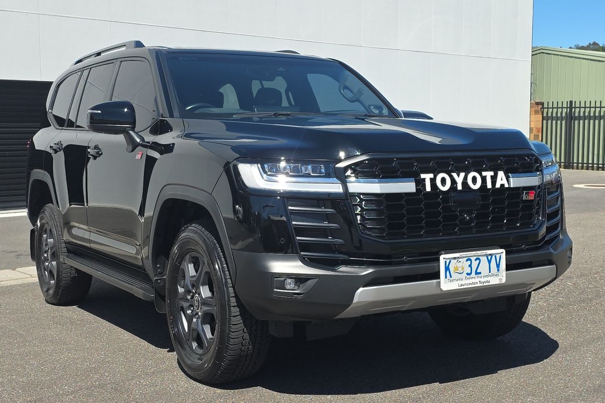 2023 Toyota Landcruiser GR Sport FJA300R