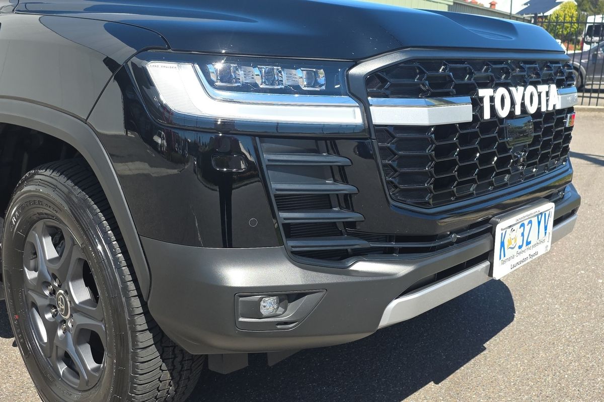 2023 Toyota Landcruiser GR Sport FJA300R