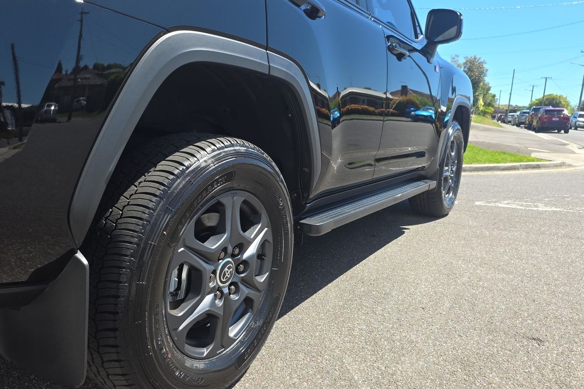 2023 Toyota Landcruiser GR Sport FJA300R
