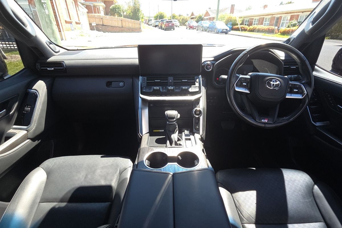 2023 Toyota Landcruiser GR Sport FJA300R