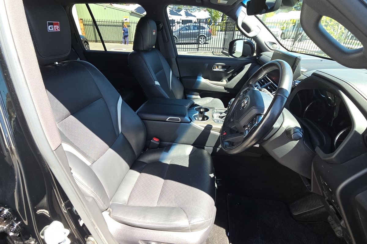 2023 Toyota Landcruiser GR Sport FJA300R