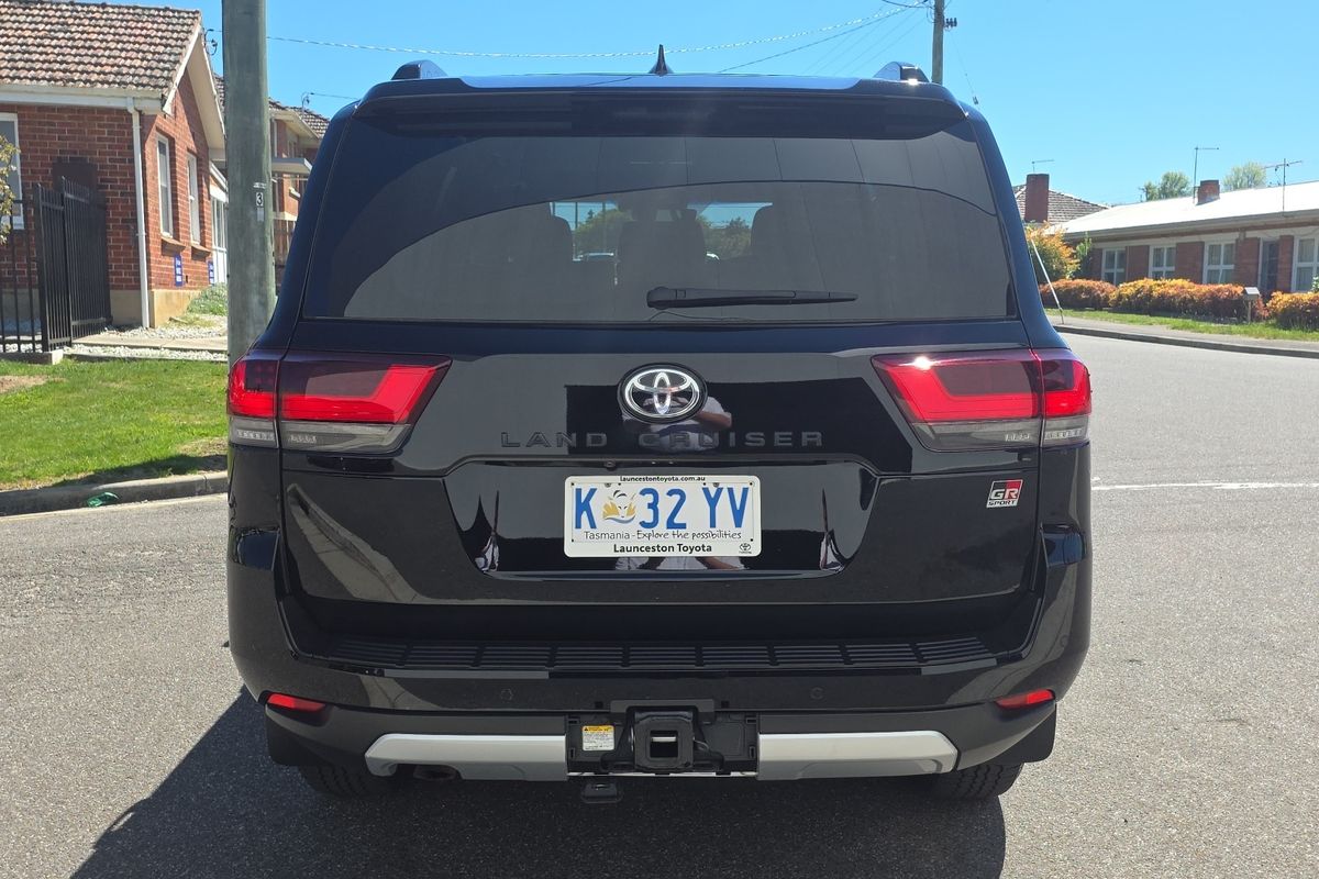 2023 Toyota Landcruiser GR Sport FJA300R
