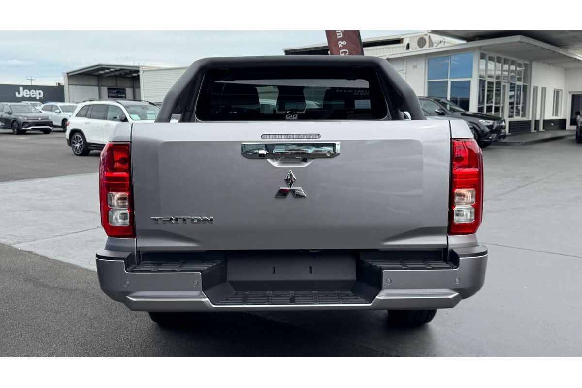 2025 Mitsubishi Triton GLX-R MV 4X4 image 2