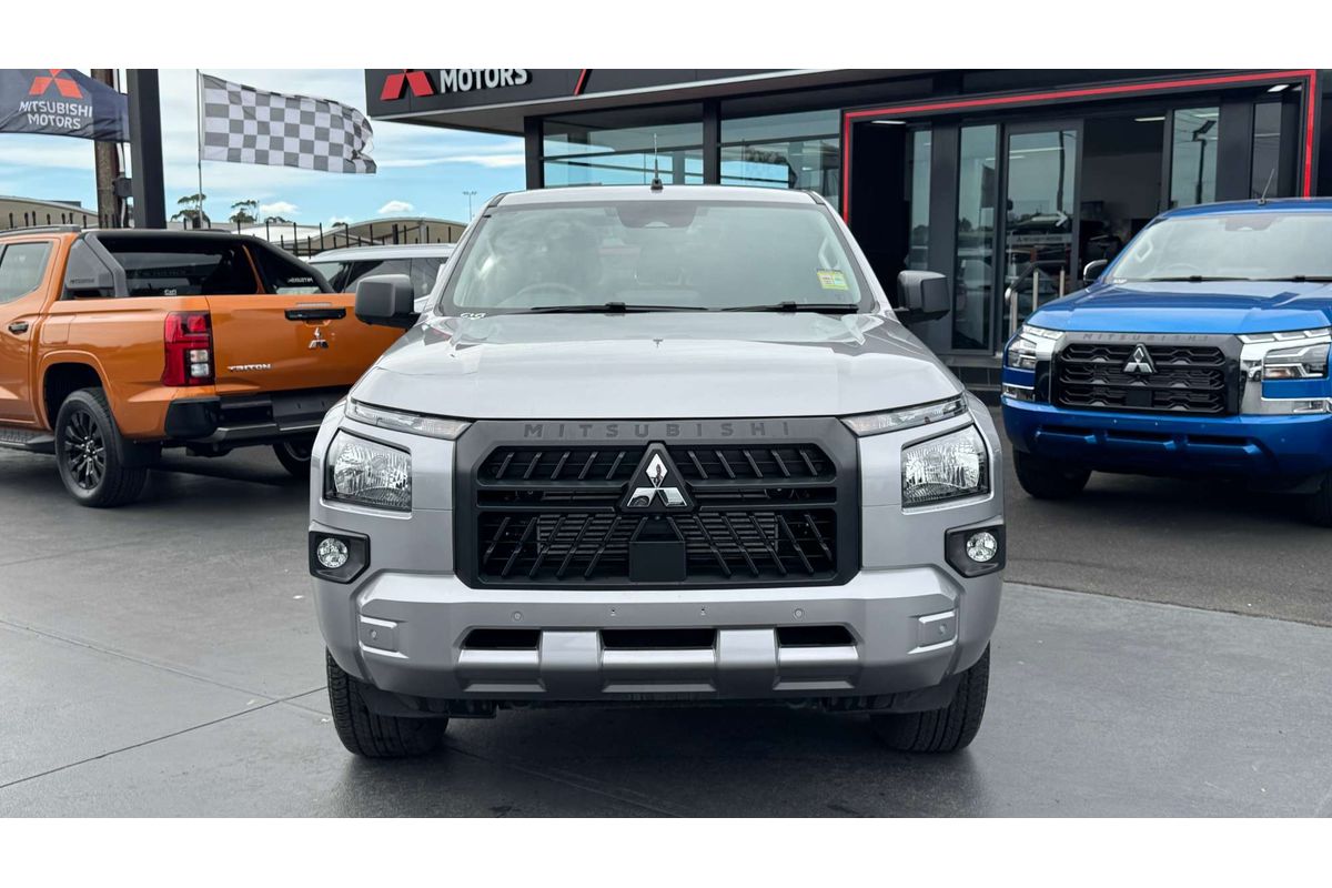 2025 Mitsubishi Triton GLX-R MV 4X4 image 5