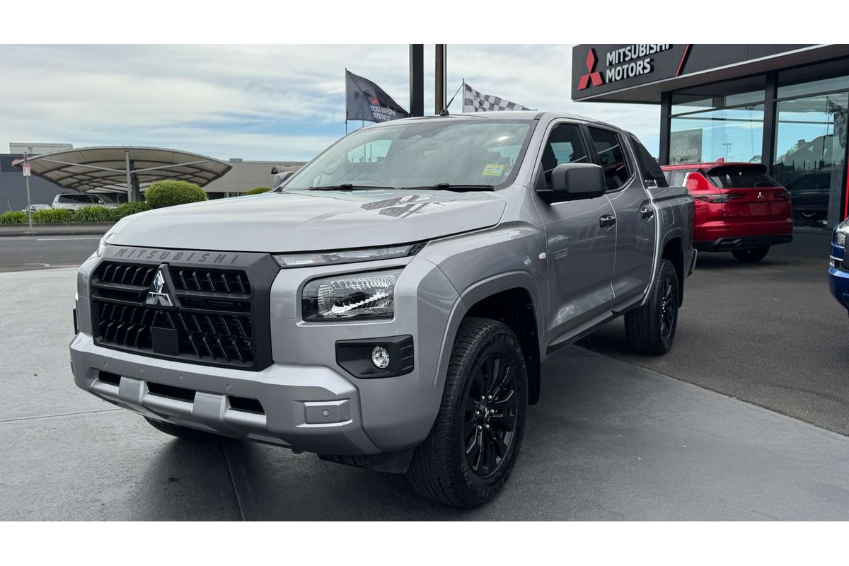 2025 Mitsubishi Triton GLX-R MV 4X4 image 7