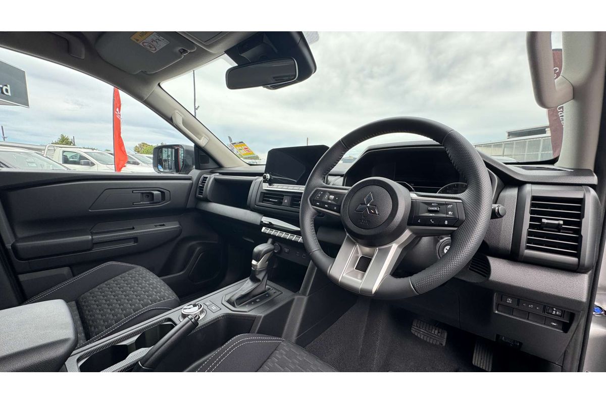 2025 Mitsubishi Triton GLX-R MV 4X4 image 18