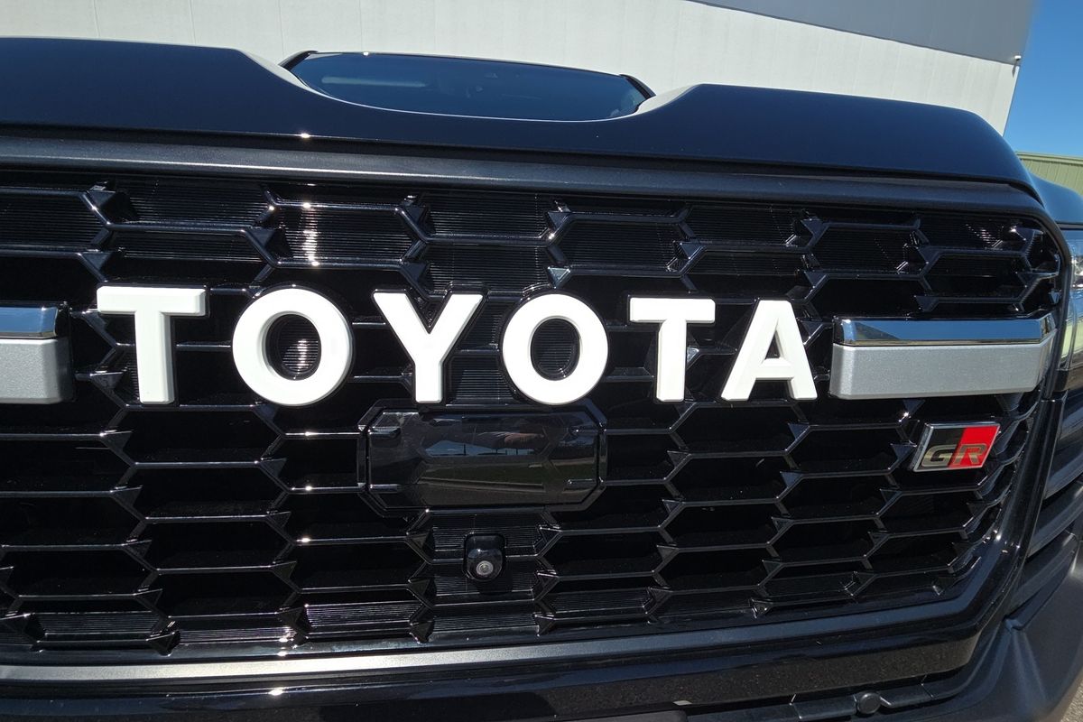 2023 Toyota Landcruiser GR Sport FJA300R