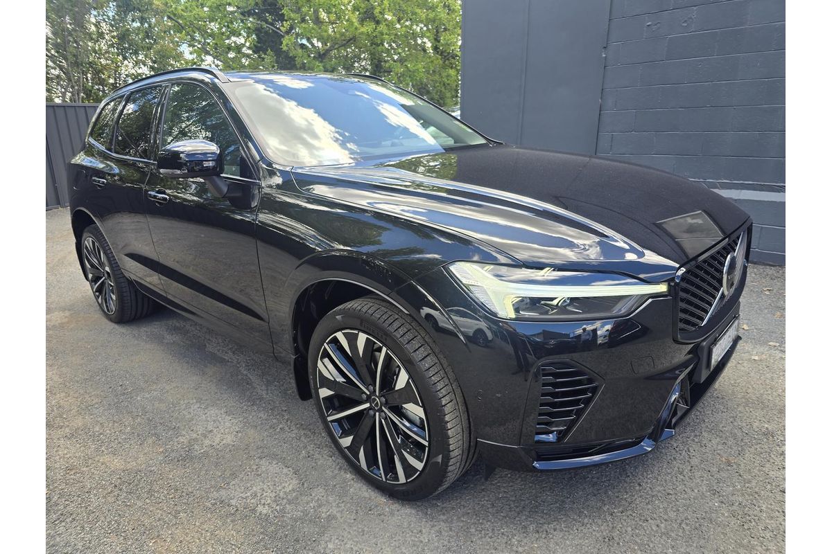 2026 Volvo XC60 Ultra T8 Plug-In Hybrid Dark