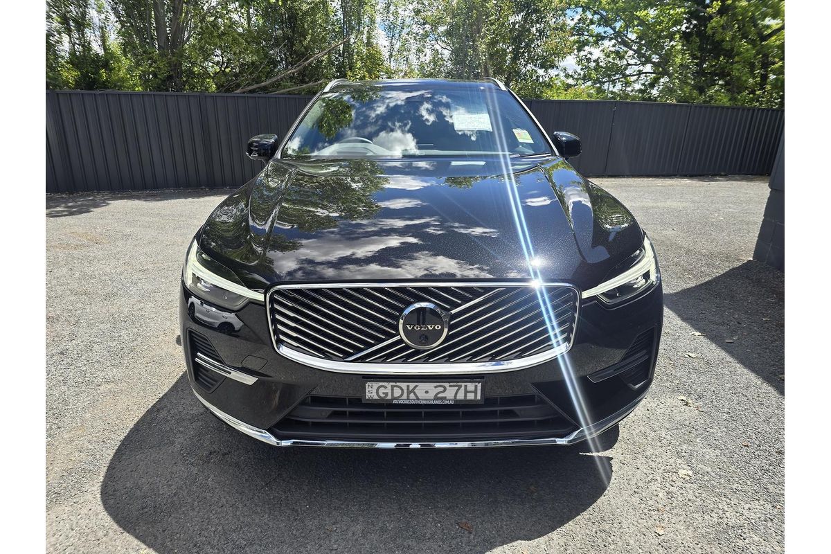 2026 Volvo XC60 Plus B5 Bright