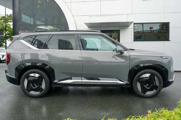 2026 Kia EV5 Earth OVc thumb-4