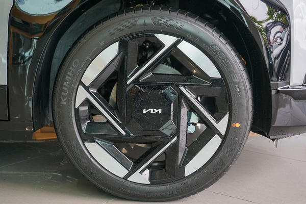 2026 Kia Seltos GT-Line SP3 thumb-3