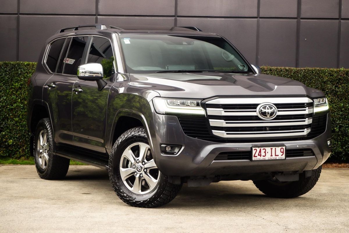 2023 Toyota Landcruiser Sahara FJA300R