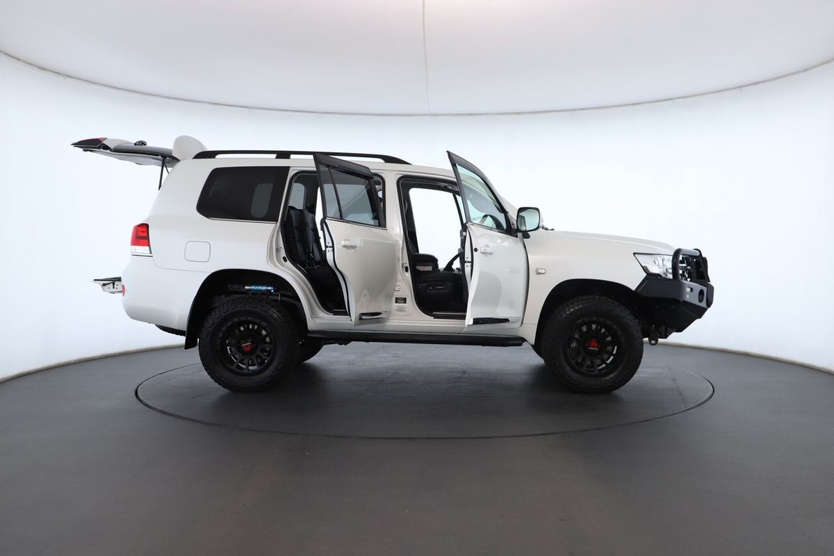 2021 Toyota Landcruiser Sahara VDJ200R