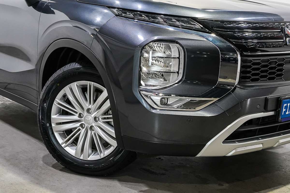 2024 Mitsubishi Outlander LS ZM