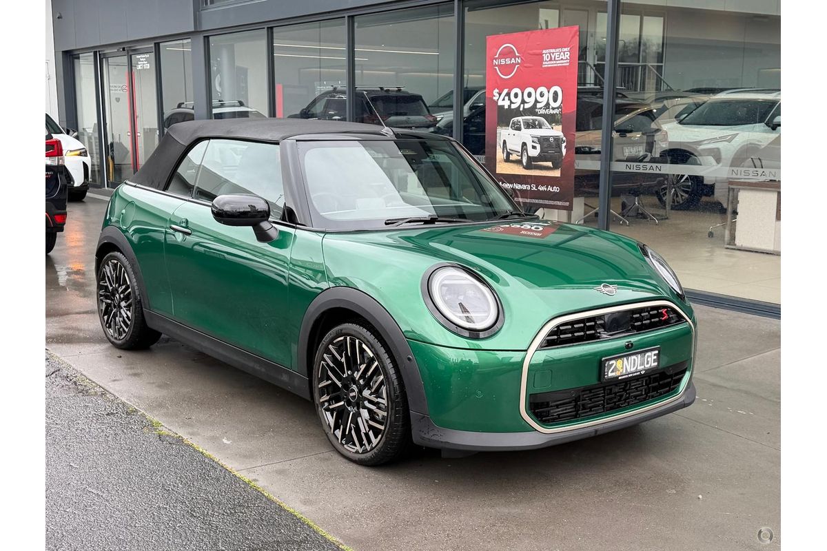 2024 MINI Cooper S Favoured F67