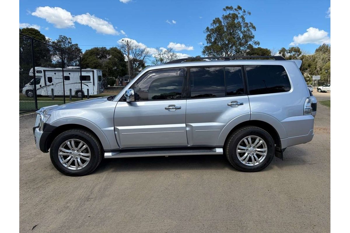 2016 Mitsubishi Pajero GLS NX