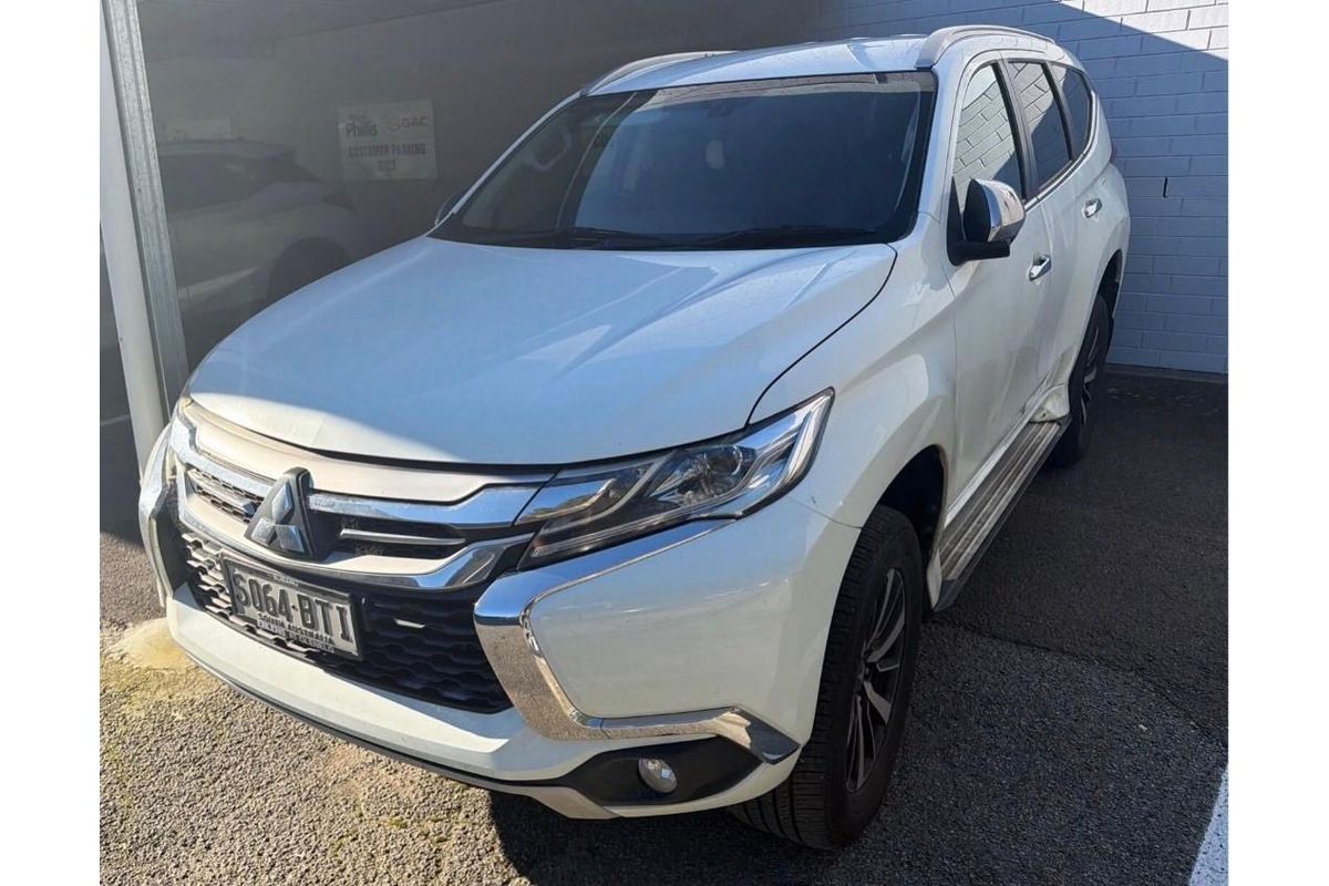 2017 Mitsubishi Pajero Sport GLS QE