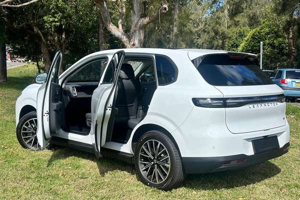 2026 Leapmotor B10 Design LR A12