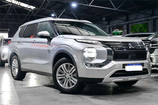 2024 Mitsubishi Outlander LS ZM