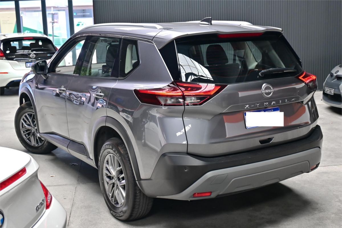 2025 Nissan X-TRAIL ST T33