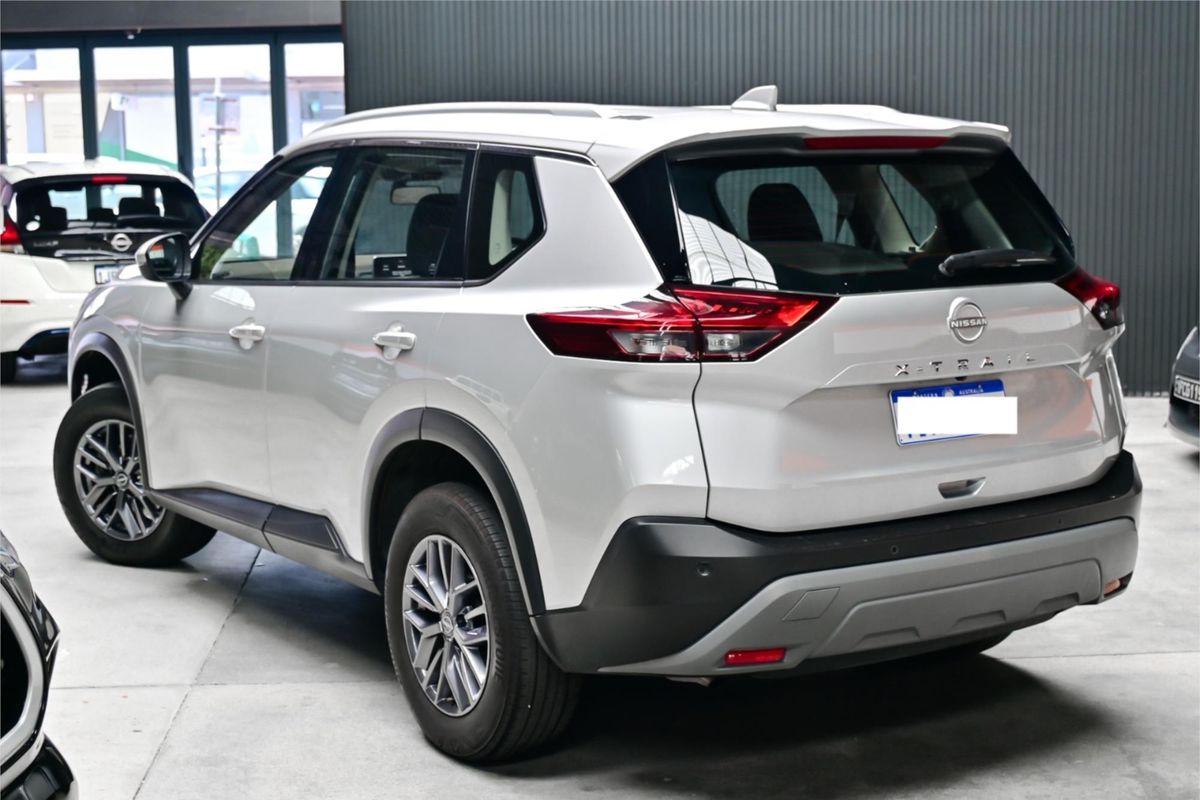 2025 Nissan X-TRAIL ST T33
