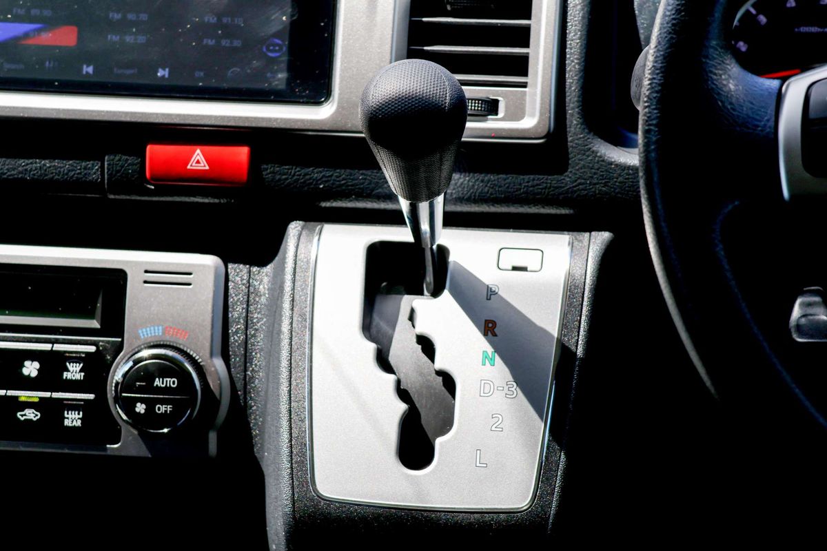 2014 Toyota Hiace Super GL KDH201R LWB image 18