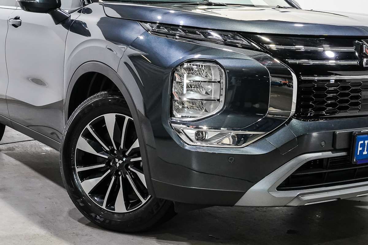 2025 Mitsubishi Outlander LS ZM