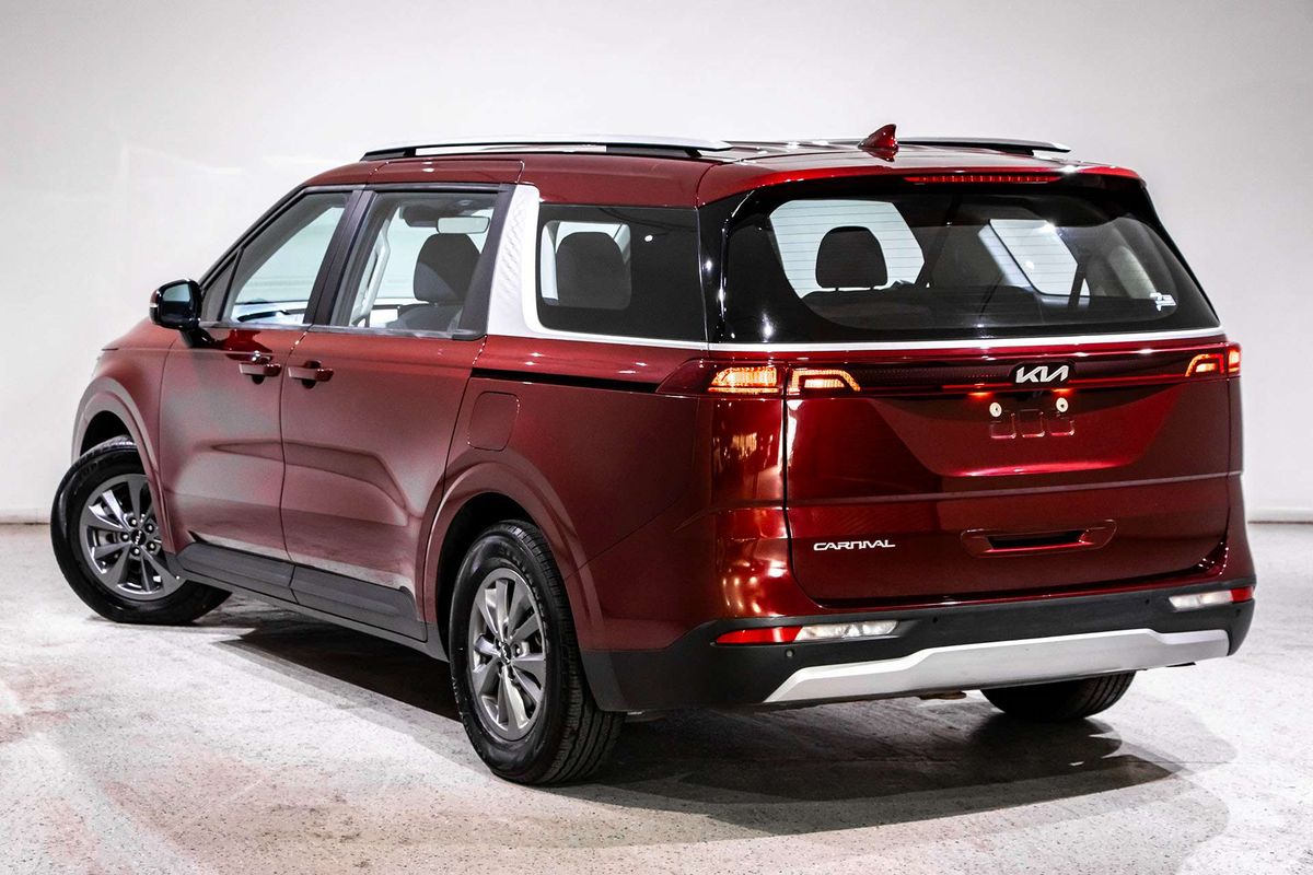 2023 Kia Carnival S KA4
