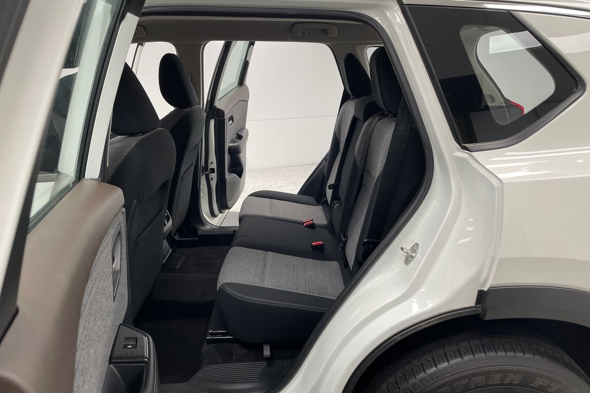 2023 Nissan X-TRAIL ST T33