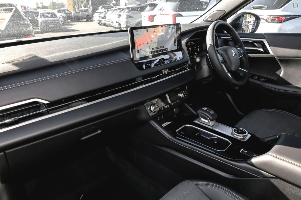 2026 Mitsubishi Outlander Black Edition ZM