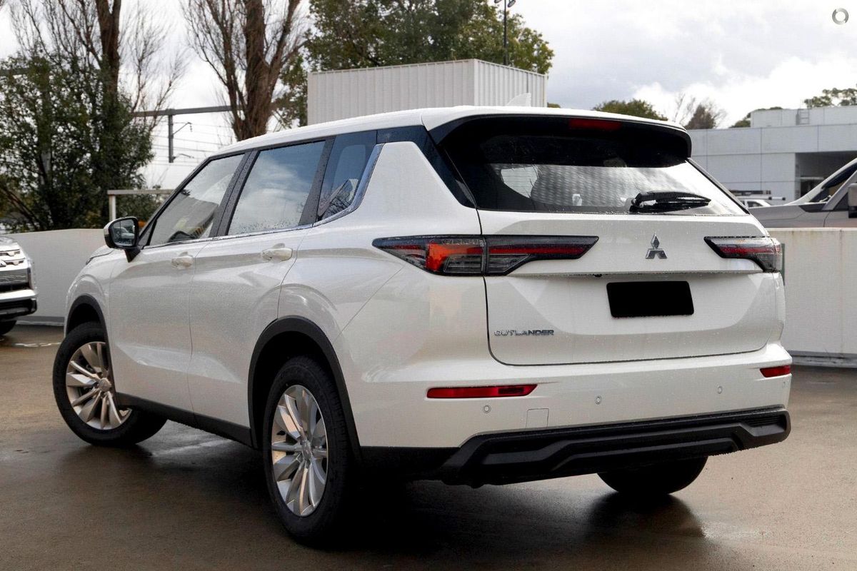 2026 Mitsubishi Outlander ES ZM
