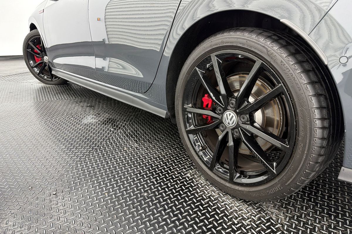 2024 Volkswagen Golf GTI 8