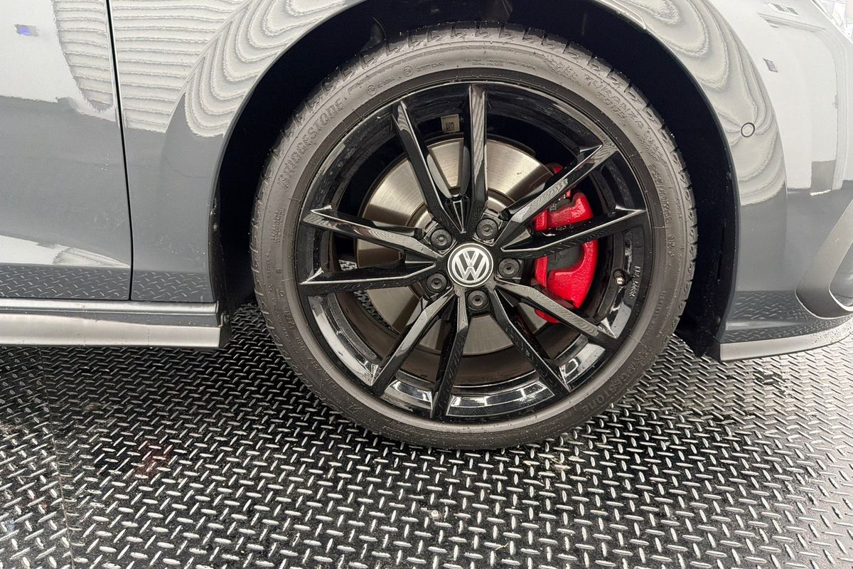2024 Volkswagen Golf GTI 8
