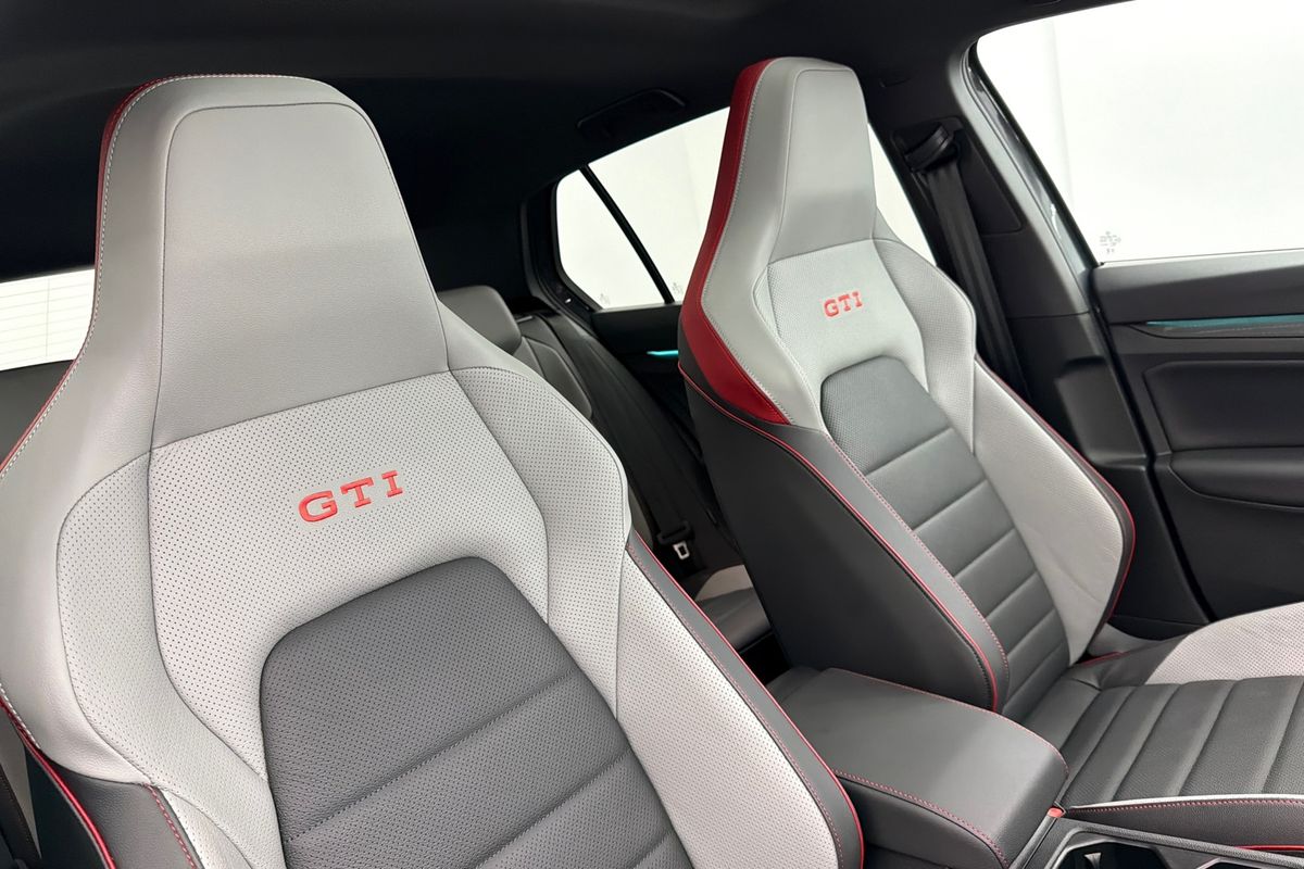 2024 Volkswagen Golf GTI 8