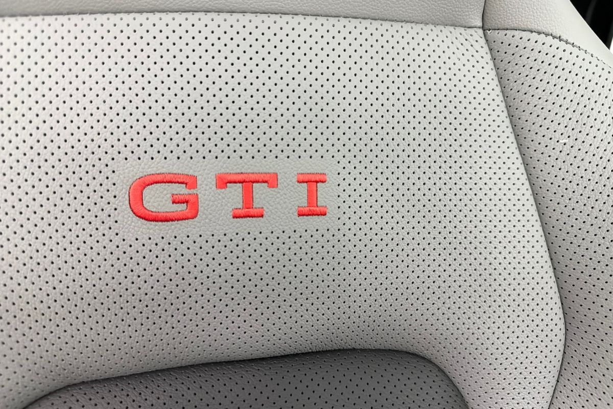 2024 Volkswagen Golf GTI 8