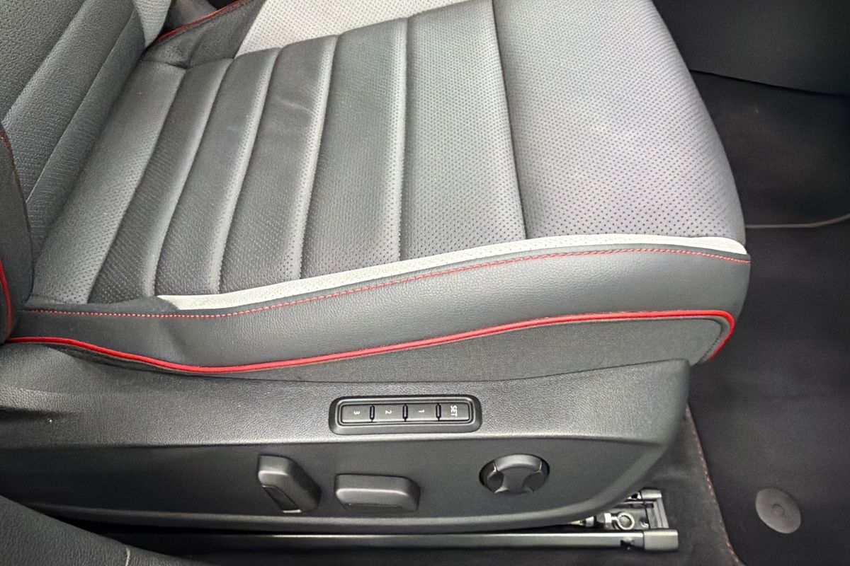 2024 Volkswagen Golf GTI 8