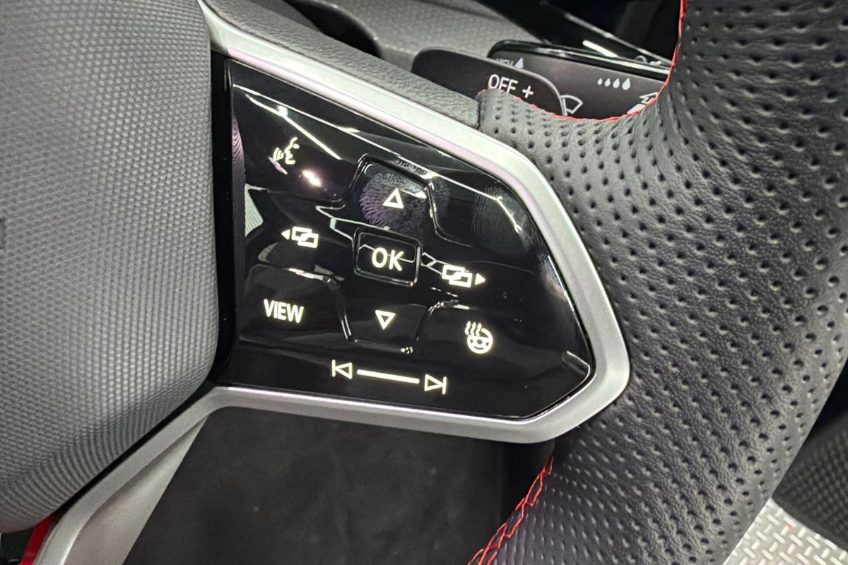 2024 Volkswagen Golf GTI 8