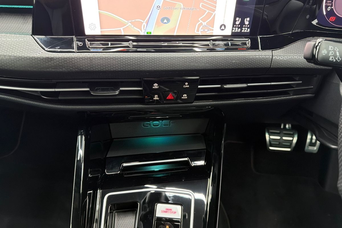 2024 Volkswagen Golf GTI 8
