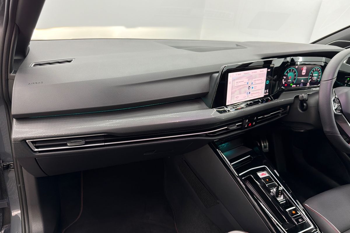2024 Volkswagen Golf GTI 8