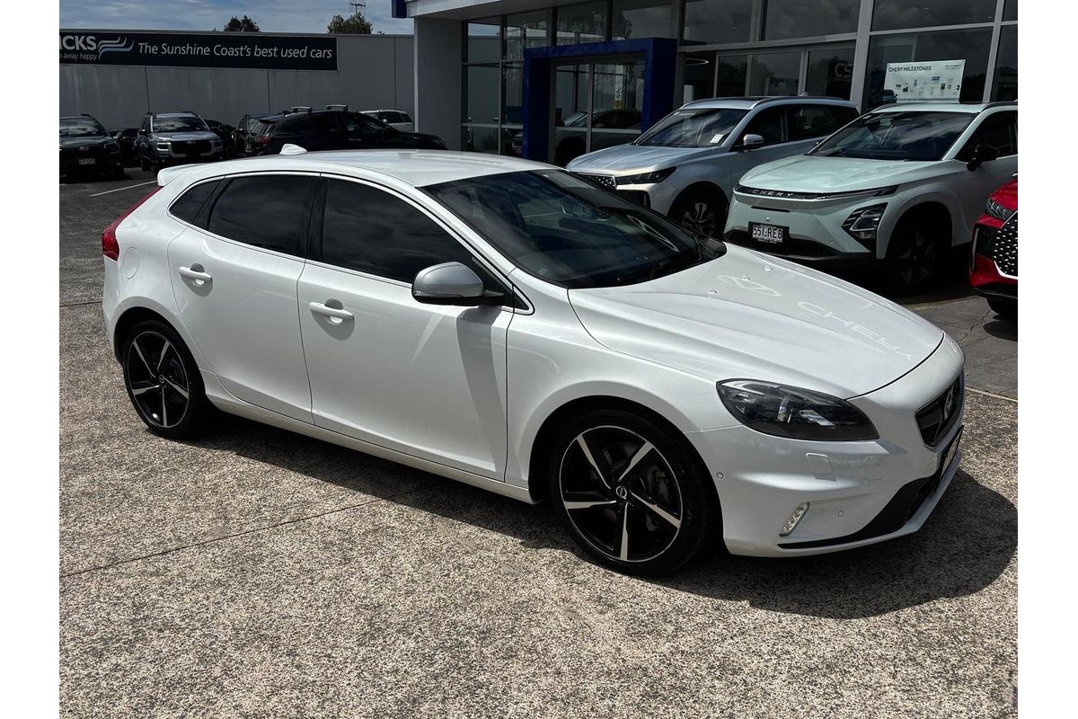 2015 Volvo V40 T5 R-Design