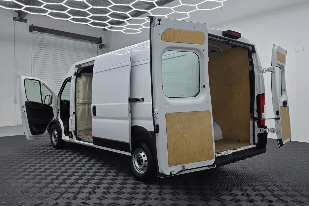 2022 Fiat Ducato Series 8 ELWB Mid Roof