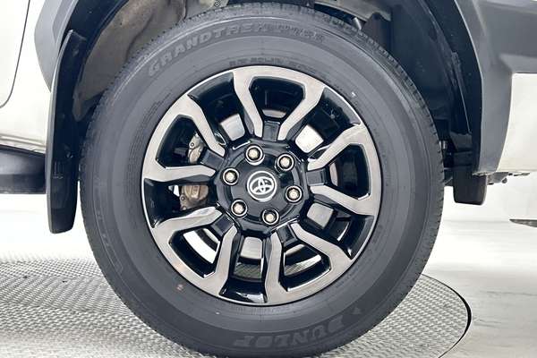 2024 Toyota Hilux Rogue 48V GUN126R 4X4 thumb-9