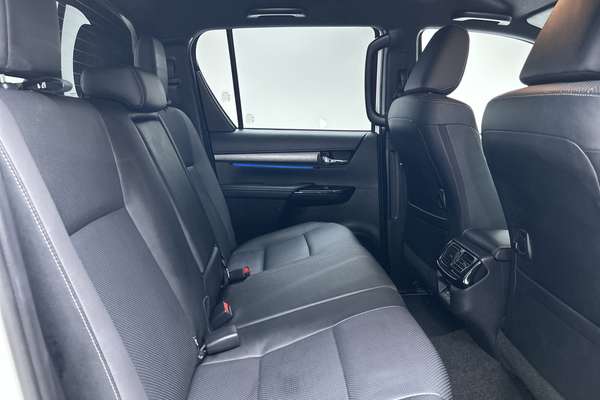 2024 Toyota Hilux Rogue 48V GUN126R 4X4 thumb-11