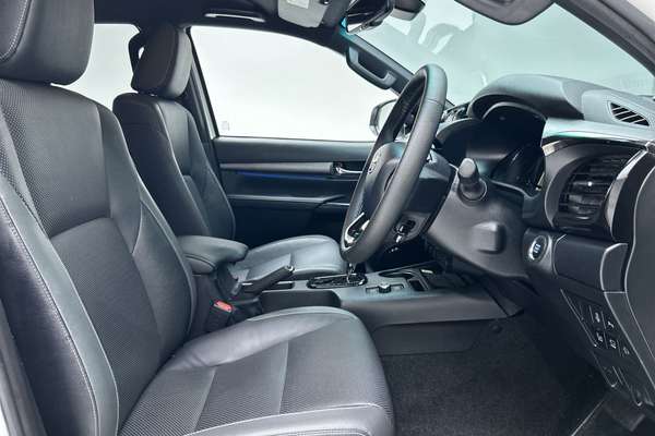2024 Toyota Hilux Rogue 48V GUN126R 4X4 thumb-12