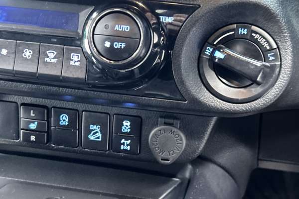 2024 Toyota Hilux Rogue 48V GUN126R 4X4 thumb-17
