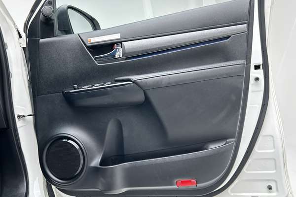 2024 Toyota Hilux Rogue 48V GUN126R 4X4 thumb-18