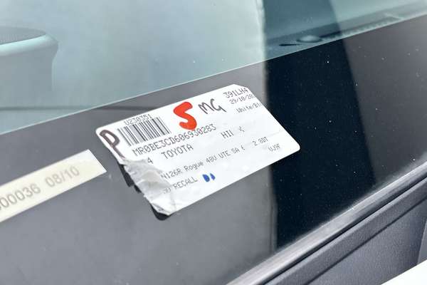 2024 Toyota Hilux Rogue 48V GUN126R 4X4 thumb-23